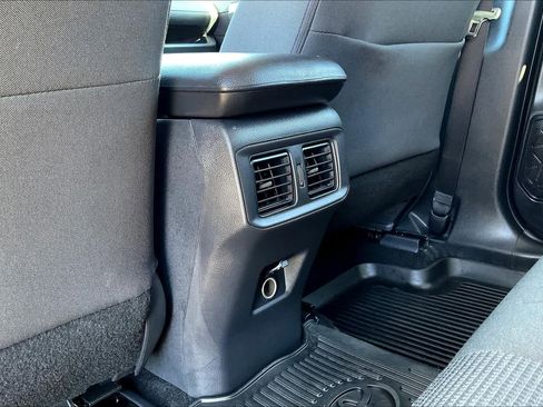 Used 2022 Toyota RAV4 LE image 33