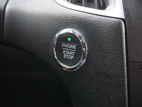 Used 2018 Ford Edge SE image 37