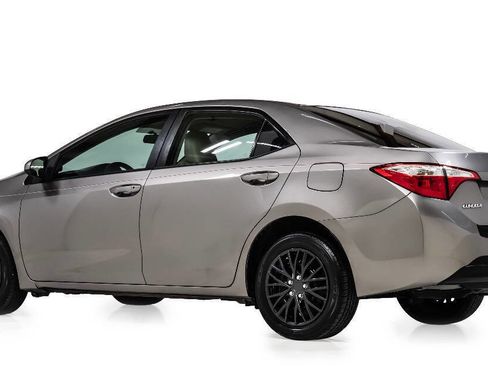 Used 2016 Toyota Corolla LE FWD image 4
