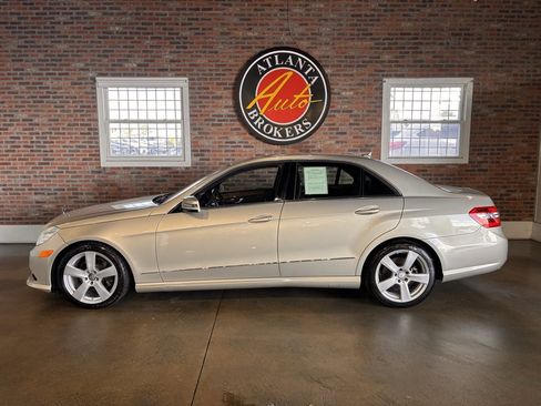 Used 2010 Mercedes-Benz E 350 Sedan image 32