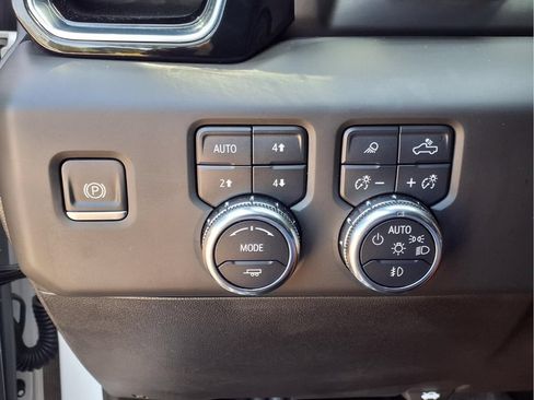 Used 2025 GMC Sierra 1500 Denali Ultimate AWD/4WD image 17