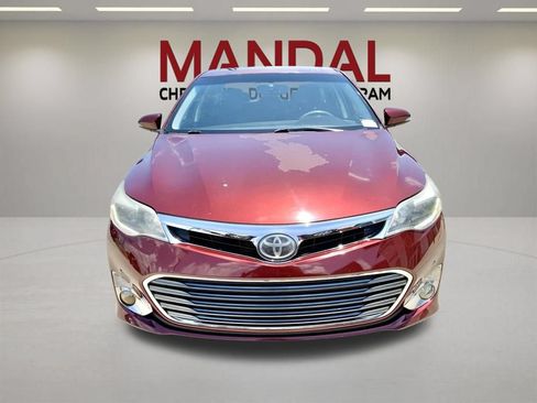 Used 2013 Toyota Avalon Limited w/ Technology Pkg FWD image 2