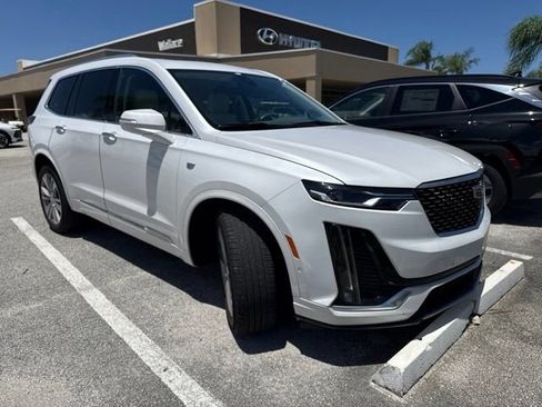 Used 2024 Cadillac XT6 Premium Luxury w/ Technology Package FWD image 3