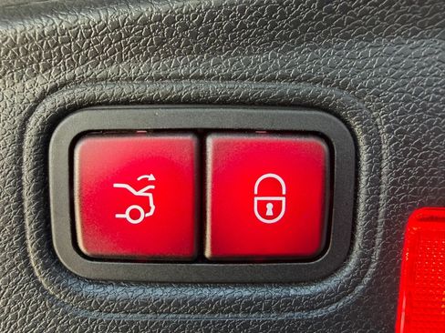 Used 2017 Mercedes-Benz C 300 4MATIC Coupe image 26