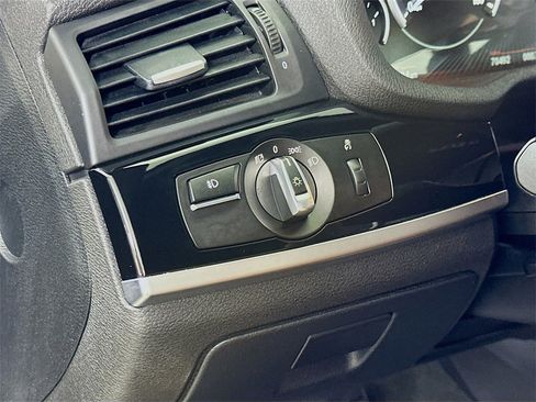 Used 2018 BMW X4 M40i image 17