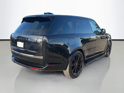Used 2025 Land Rover Range Rover Autobiography image 3