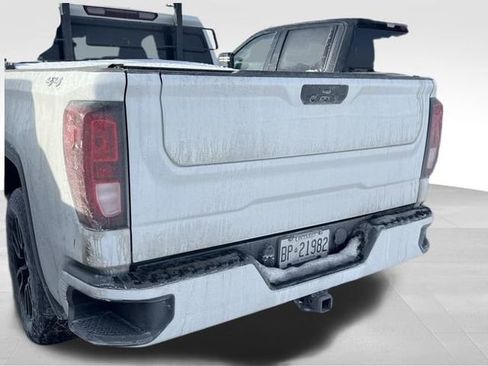 Used 2022 GMC Sierra 1500 Elevation image 2