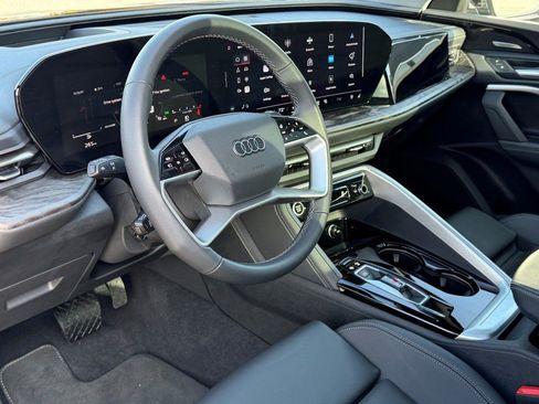 Certified 2025 Audi Q5 2.0T Premium Plus image 26