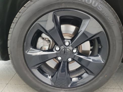 Used 2019 Jeep Cherokee Latitude Plus FWD image 31