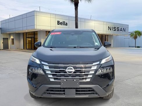 Used 2025 Nissan Rogue SV AWD/4WD image 10