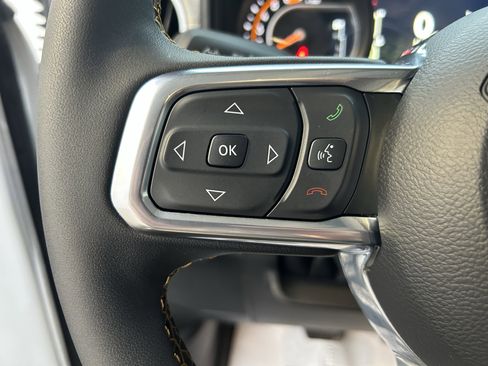 Used 2025 Jeep Wrangler Sahara w/ Safety Group image 23