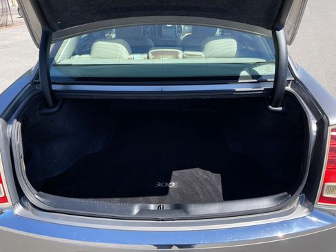 Used 2014 Chrysler 300 C AWD/4WD image 9