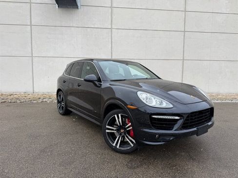 Used 2014 Porsche Cayenne Turbo S image 13