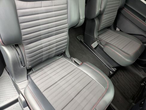 Certified 2025 Ford Explorer ST-Line w/ Premium Package image 37