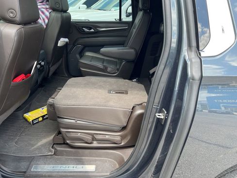 Used 2021 GMC Yukon XL Denali AWD/4WD image 10