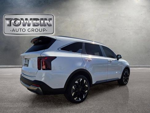 Certified 2025 Kia Sorento EX FWD image 5
