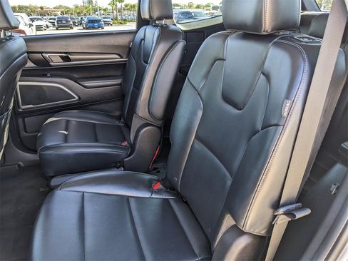 Used 2024 Kia Telluride S w/ S Sunroof Package image 19