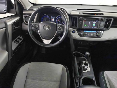 Used 2018 Toyota RAV4 XLE AWD/4WD image 19