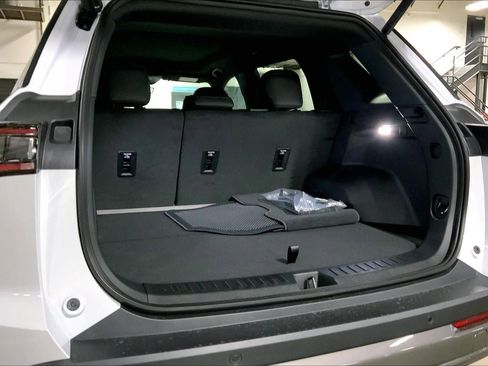 New 2026 Chevrolet Equinox ACTIV w/ Convenience Package III AWD/4WD image 5