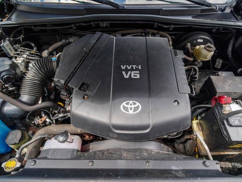 Used 2014 Toyota Tacoma 4x4 Double Cab w/ SR5 Package image 30