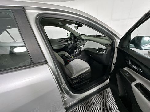 Used 2020 Chevrolet Equinox LS w/ LPO, Floor Liner Package FWD image 29