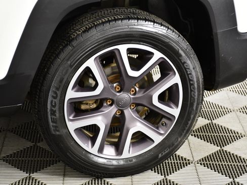 Used 2015 Jeep Renegade Latitude w/ Cold Weather Group II AWD/4WD image 51
