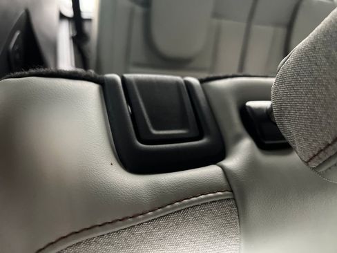 Used 2025 Ford Explorer Active w/ Active Comfort Package image 20