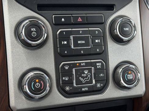 Used 2016 Ford F350 Lariat w/ Lariat Interior Package RWD image 23