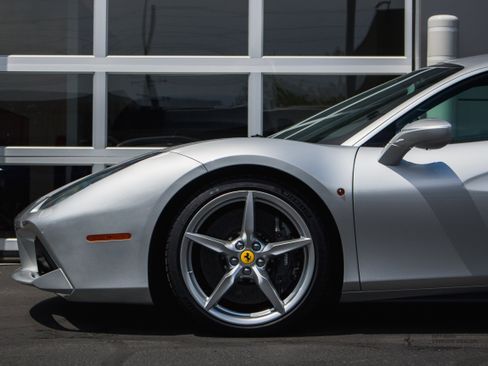 Certified 2016 Ferrari 488 GTB image 3