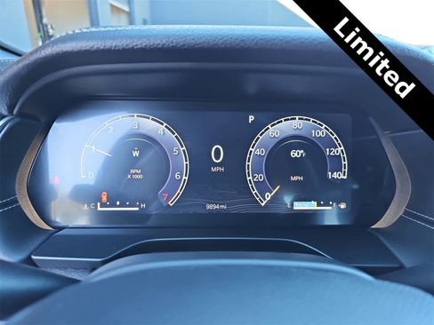 Used 2025 Jeep Grand Cherokee Limited w/ Luxury Tech Group II image 22