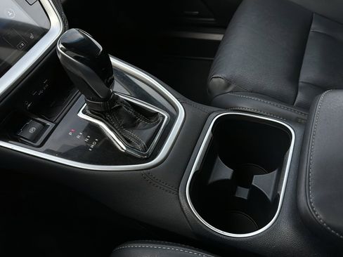 Used 2020 Subaru Outback Limited image 18