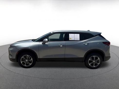 Used 2025 Chevrolet Blazer LT FWD image 9