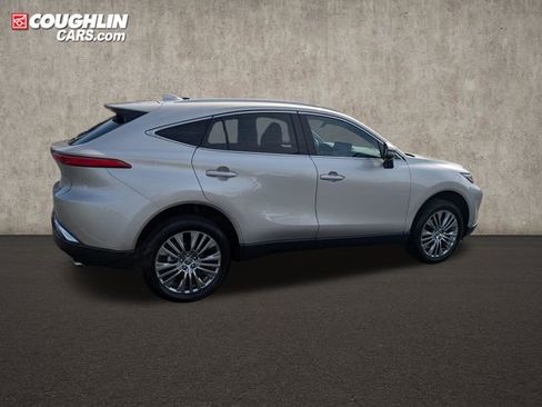 Used 2023 Toyota Venza XLE AWD/4WD image 8