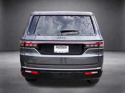 Used 2026 Jeep Grand Wagoneer Limited AWD/4WD image 11