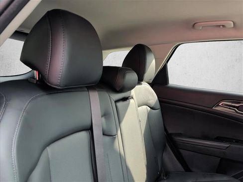 Used 2025 Kia Sportage EX FWD image 25