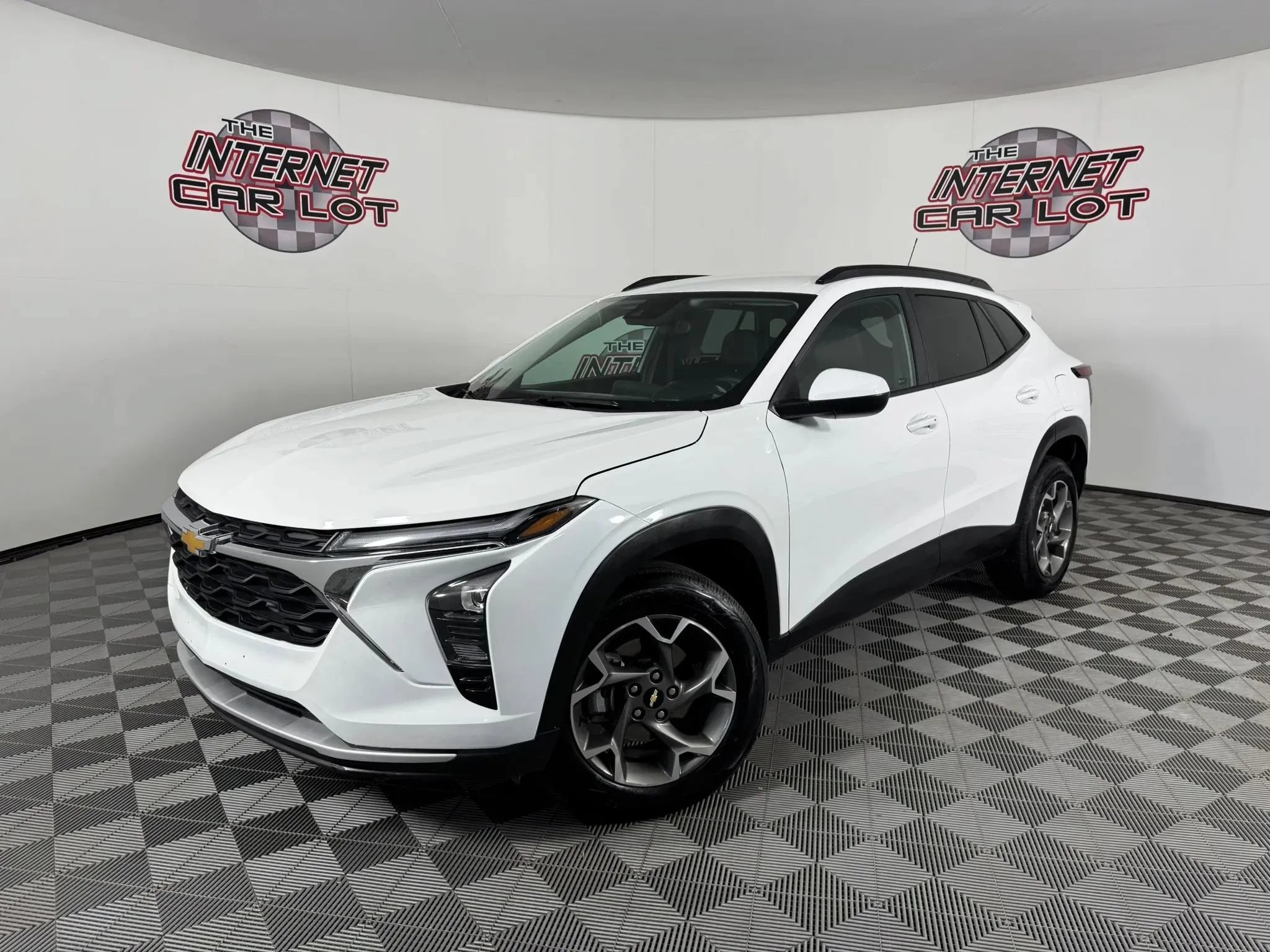 Used 2025 Chevrolet Trax LT w/ Driver Confidence Package FWD image 1