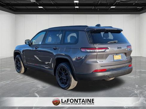 Certified 2024 Jeep Grand Cherokee L Laredo image 3