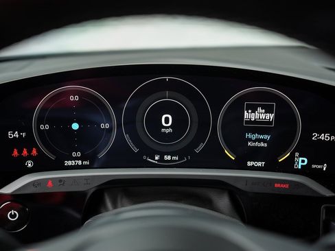 Used 2021 Porsche Taycan 4S w/ Premium Package image 26