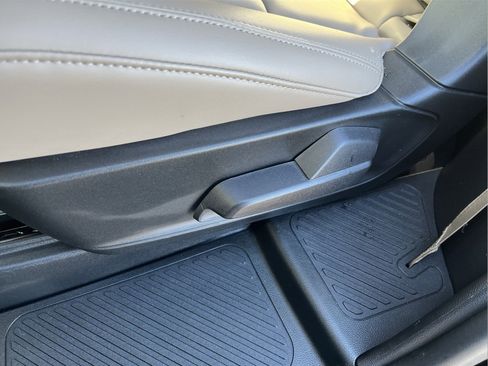 Used 2023 Ford Explorer XLT w/ Equipment Group 202A image 29