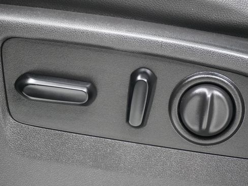 Used 2020 Chevrolet Silverado 1500 LT w/ Texas Edition image 14