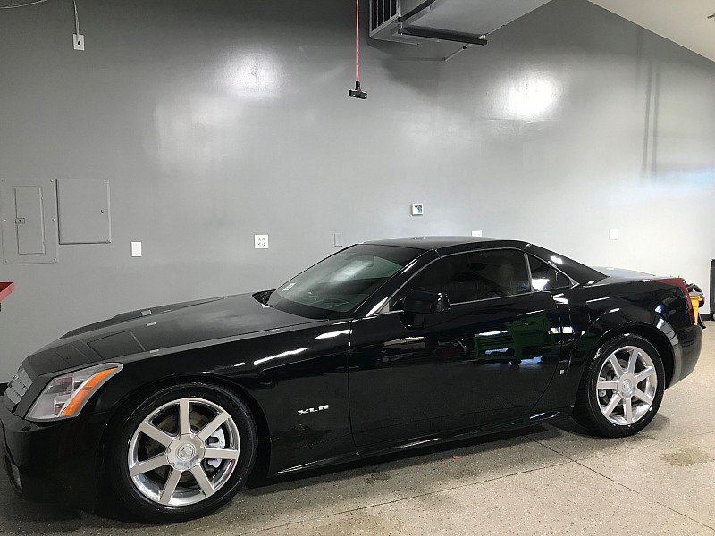 Used 2007 Cadillac XLR RWD image 14