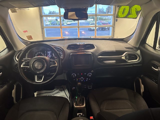Used 2020 Jeep Renegade Latitude w/ Cold Weather Group AWD/4WD image 8