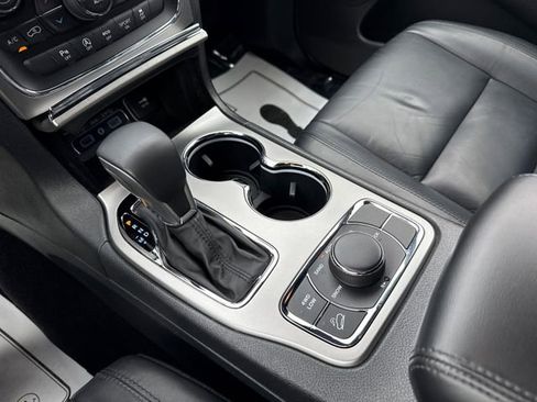 Used 2018 Jeep Grand Cherokee Limited AWD/4WD image 38
