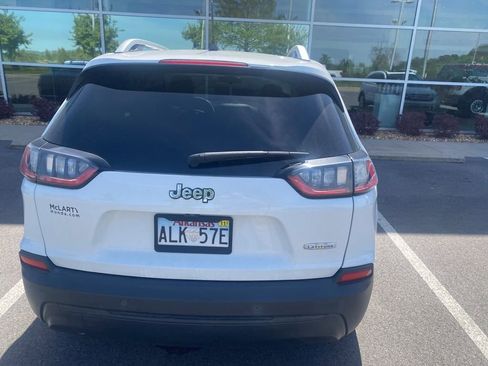 Used 2019 Jeep Cherokee Latitude w/ Popular Appearance Group FWD image 9