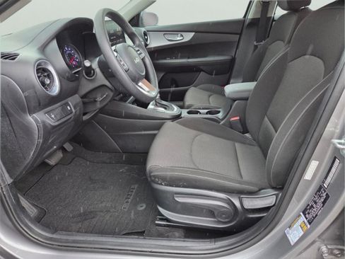 Used 2023 Kia Forte LXS FWD image 9