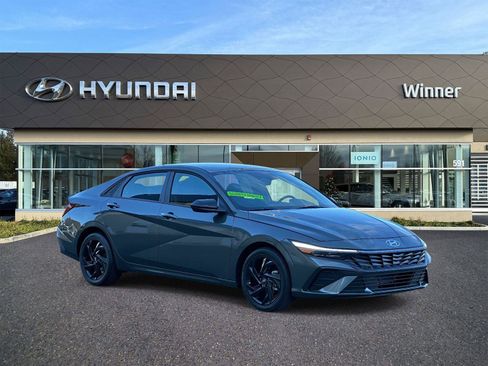Used 2026 Hyundai Elantra Sport FWD image 5