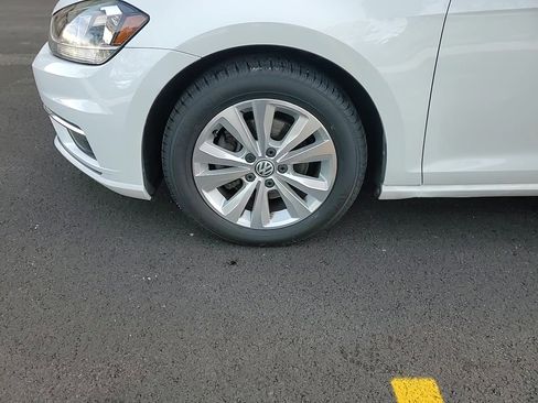 Used 2018 Volkswagen Golf S image 7