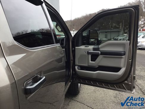 Used 2019 Ford F250 XLT w/ XLT Premium Package image 41