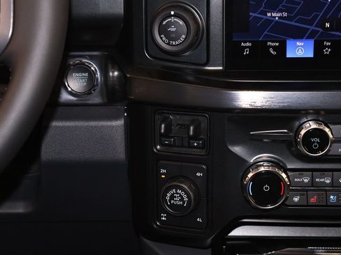 New 2026 Ford F250 Lariat w/ Tremor Off-Road Package AWD/4WD image 24
