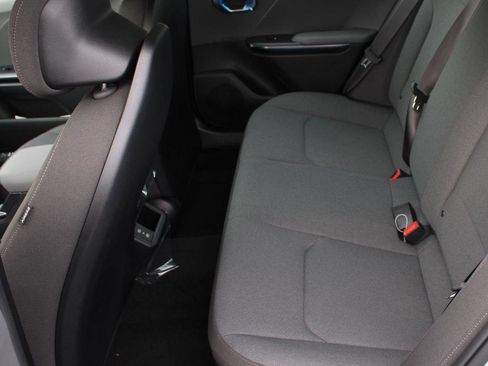 New 2025 Kia K4 LXS image 17